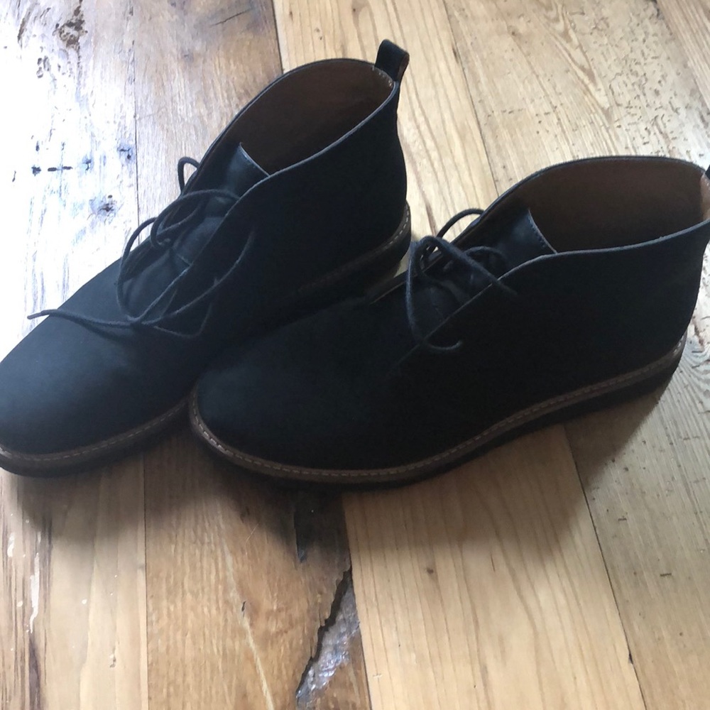 Clark’s Glick Willa Chukka Boot in Black Nubuck